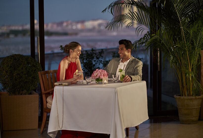 Grand Hyatt Doha Hotel & Villas