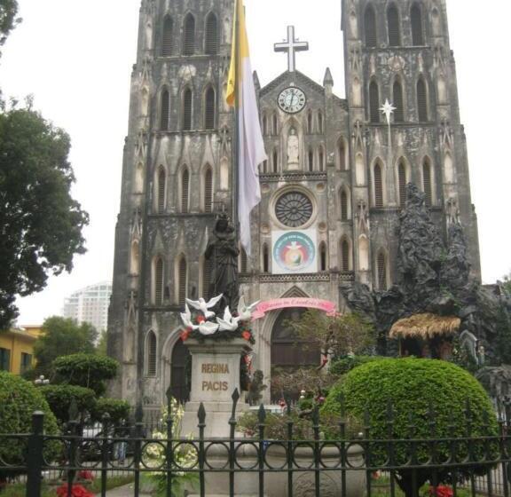 هتل Hanoi Street