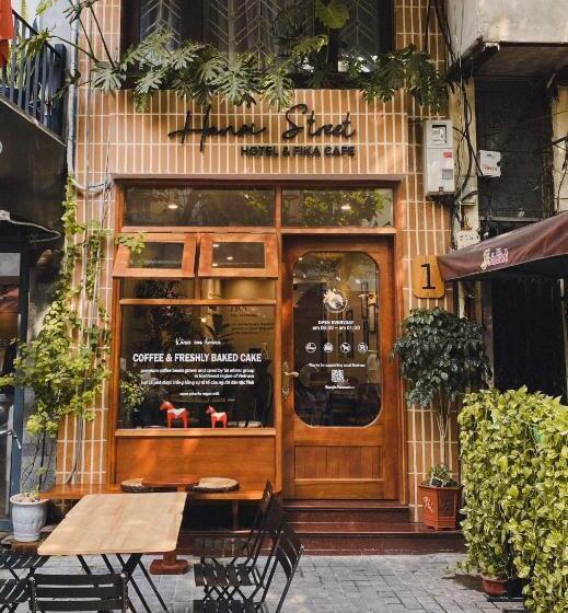 هتل Hanoi Street