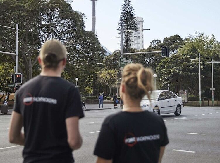 هتل Home Backpackers