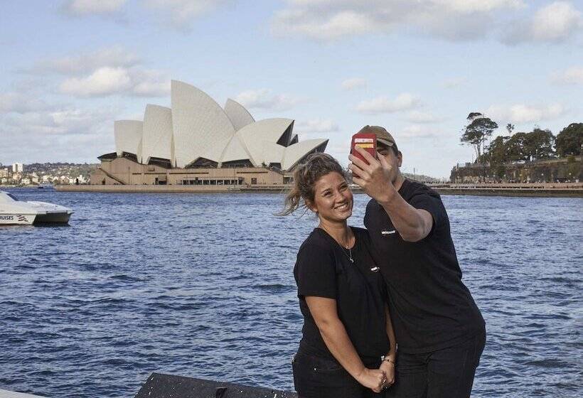 هتل Home Backpackers