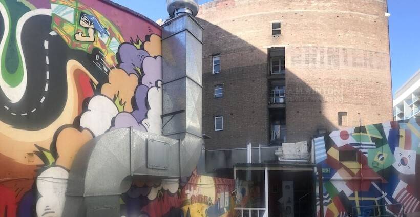 هتل Home Backpackers