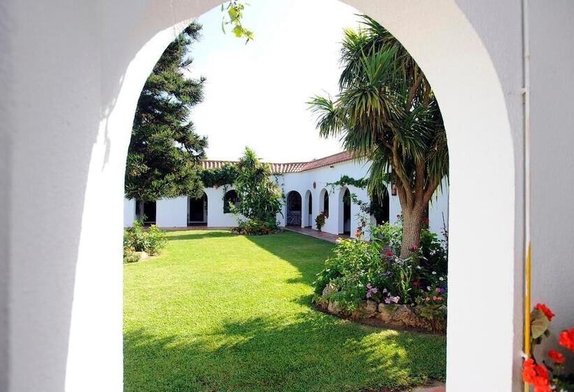 Отель Hostal El Capi