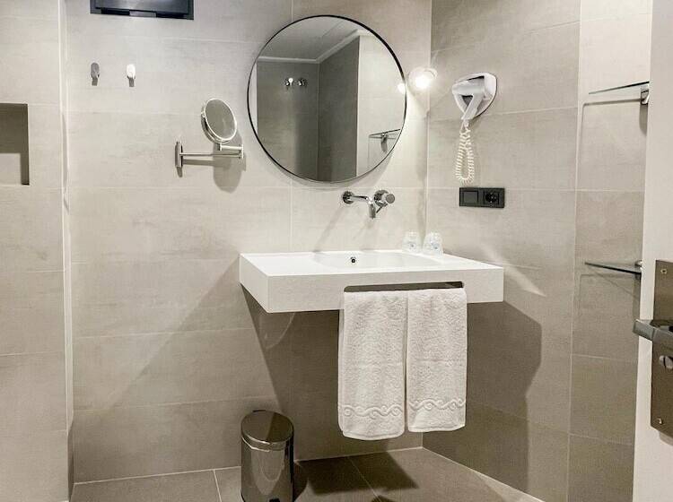 酒店 Quatre Llunes