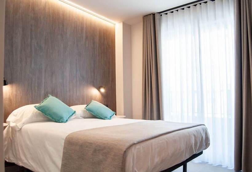 酒店 Quatre Llunes