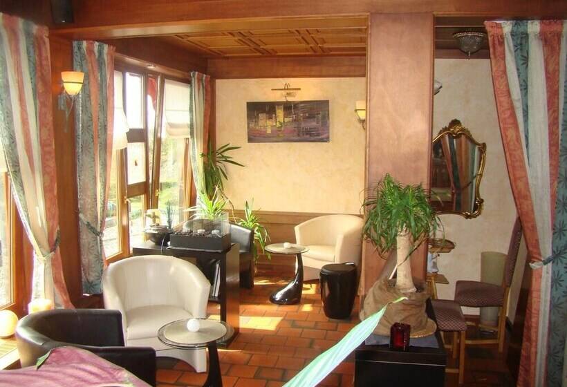 ホテル Hôtel Restaurant N 4