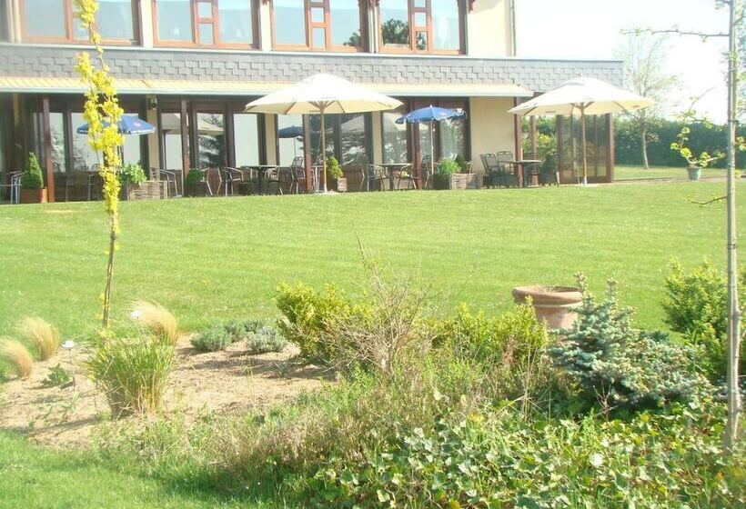 ホテル Hôtel Restaurant N 4