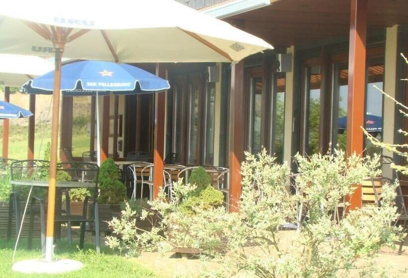 ホテル Hôtel Restaurant N 4