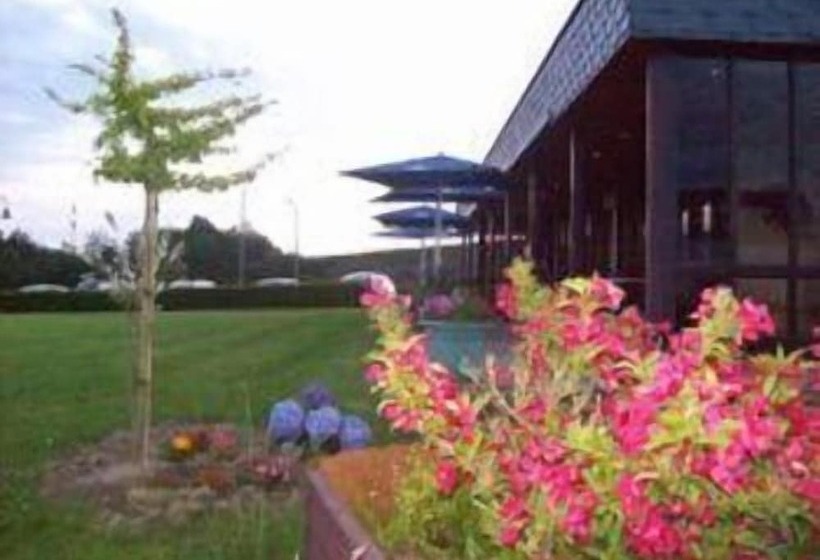 ホテル Hôtel Restaurant N 4