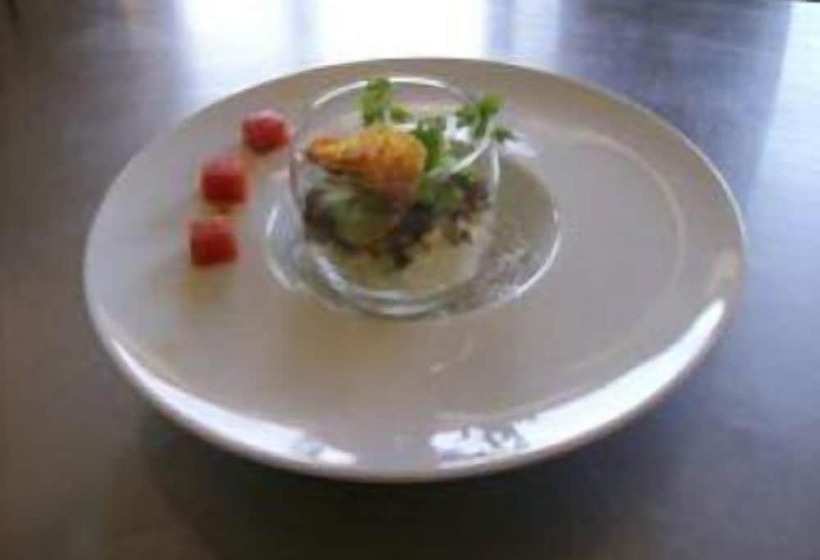 ホテル Hôtel Restaurant N 4