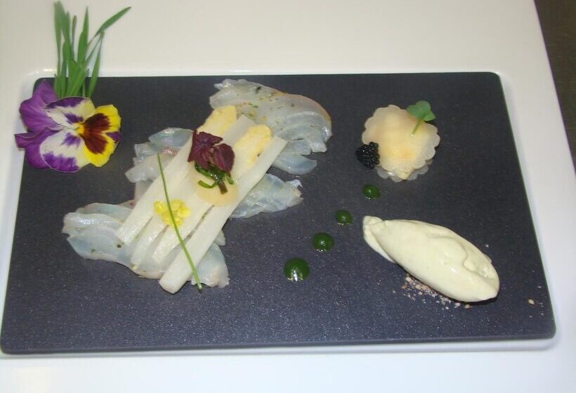 ホテル Hôtel Restaurant N 4