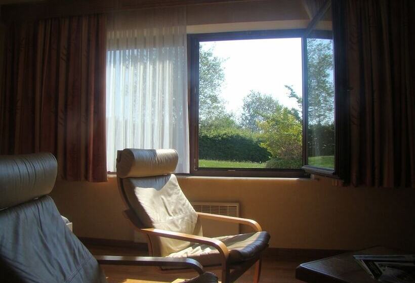 ホテル Hôtel Restaurant N 4