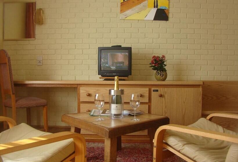 ホテル Hôtel Restaurant N 4