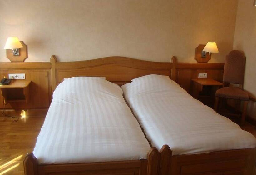 ホテル Hôtel Restaurant N 4