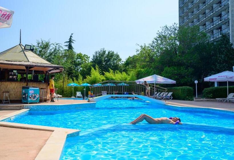 فندق International House Of Journalists Resort