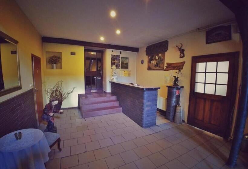 בית מלון כפרי Komfort Inn   Dwór Hubertus