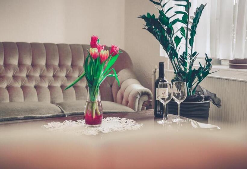 酒店 Komfort Inn   Dwór Hubertus