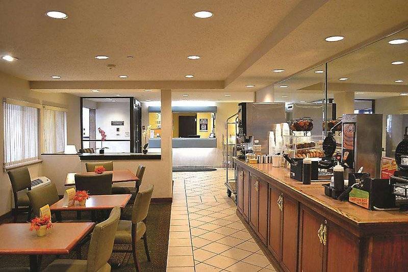 فندق Days Inn By Wyndham Pleasant Prairie Kenosha
