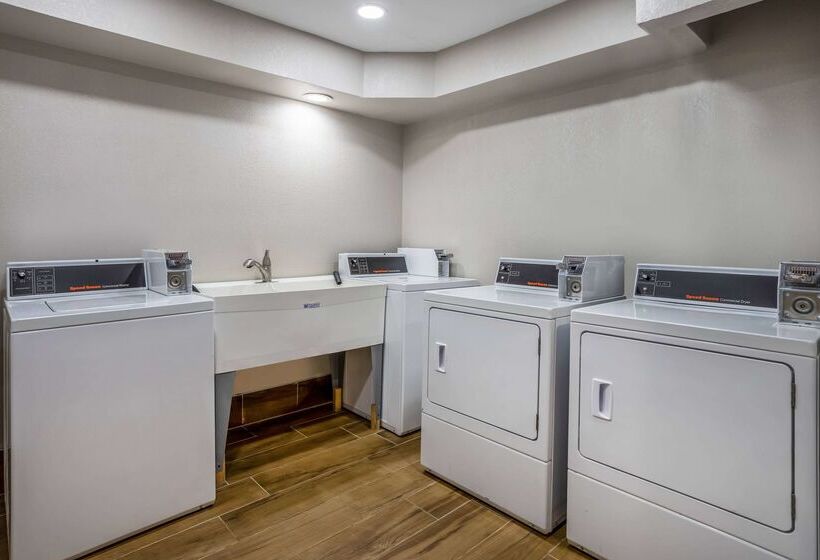 فندق Days Inn By Wyndham Pleasant Prairie Kenosha