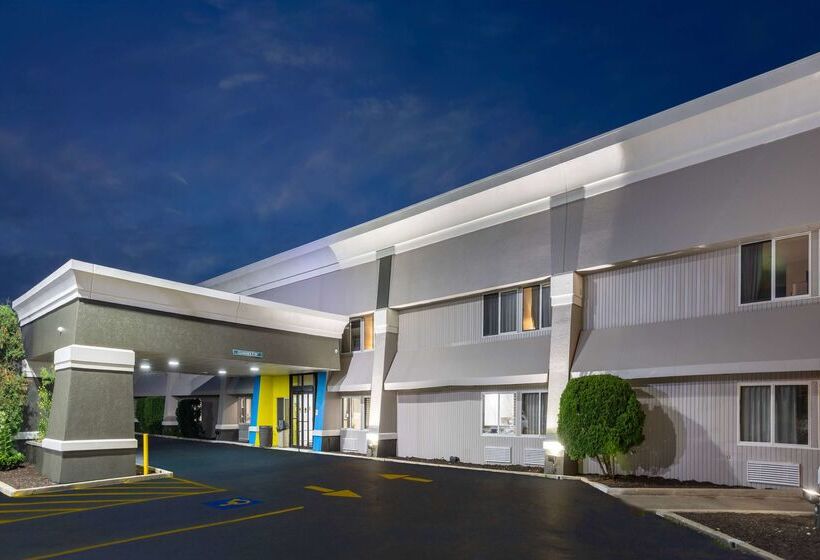 فندق Days Inn By Wyndham Pleasant Prairie Kenosha