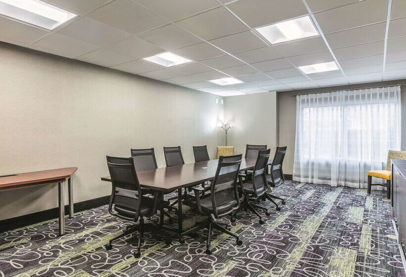 בית מלון כפרי La Quinta By Wyndham Dallas Plano West