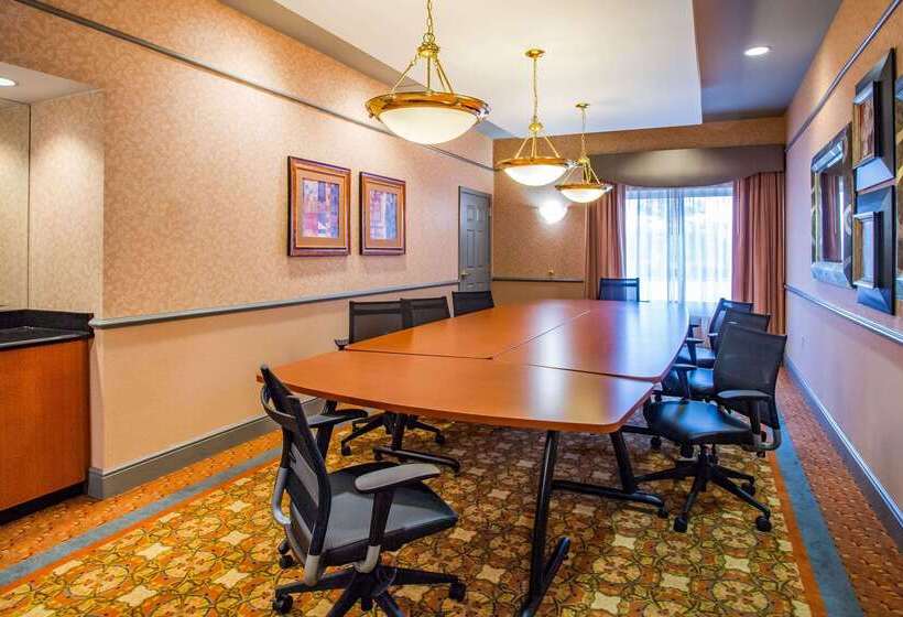 فندق La Quinta By Wyndham Islip   Macarthur Airport