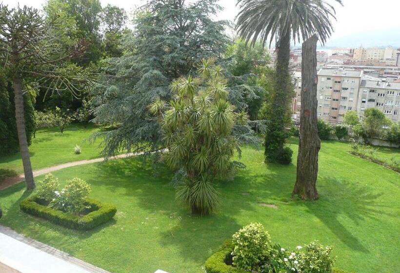 Отель Las Carolinas Garden