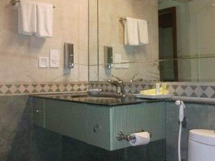 فندق Lemon Tree Vembanad Lake Resort, Kerala