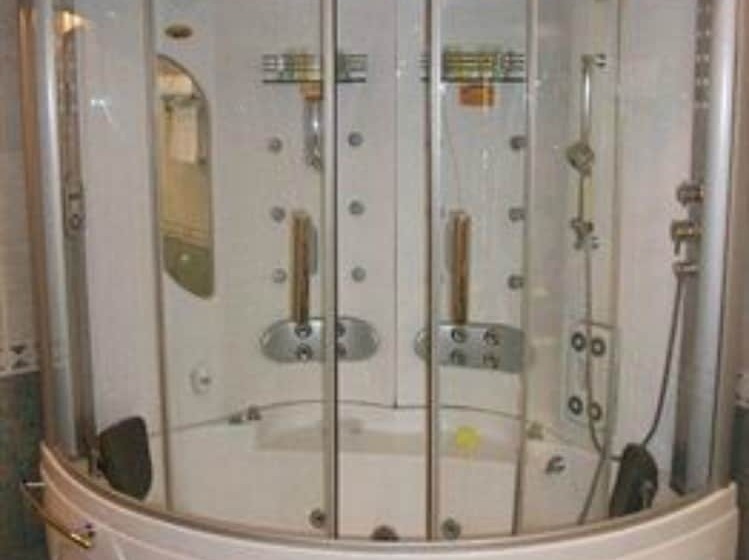 فندق Lemon Tree Vembanad Lake Resort, Kerala