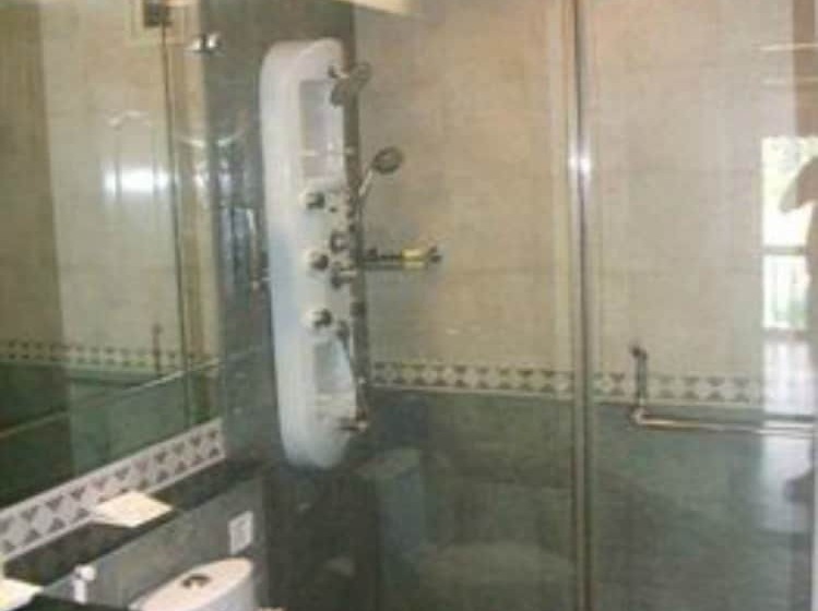 فندق Lemon Tree Vembanad Lake Resort, Kerala