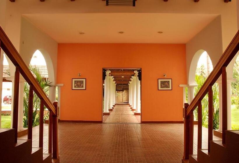 فندق Lemon Tree Vembanad Lake Resort, Kerala