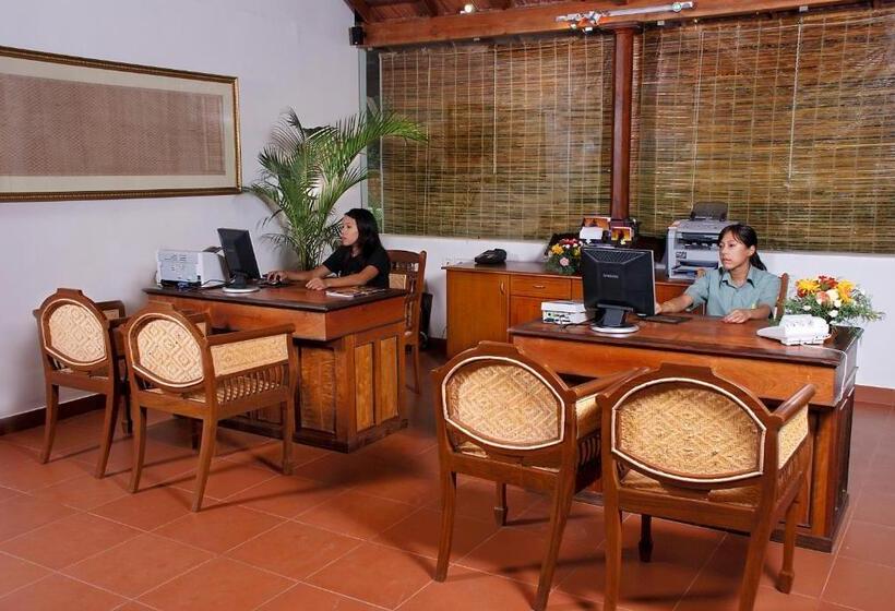 فندق Lemon Tree Vembanad Lake Resort, Kerala