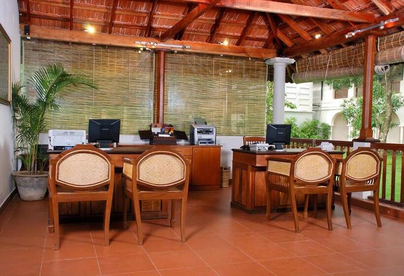 فندق Lemon Tree Vembanad Lake Resort, Kerala