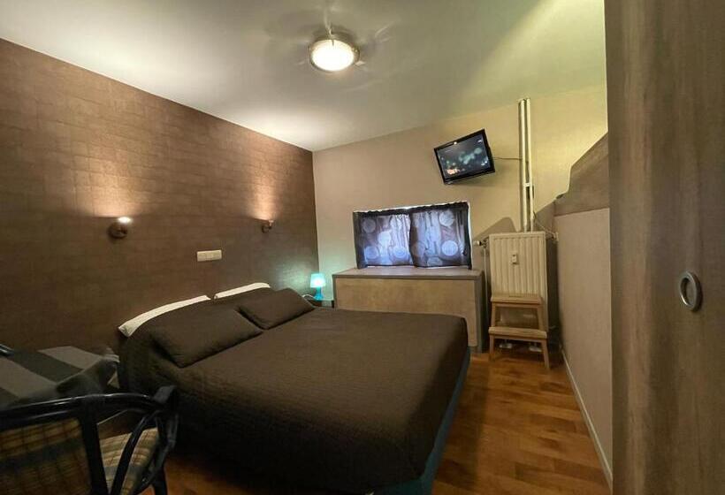 Отель Les Arcades   La Roche En Ardenne