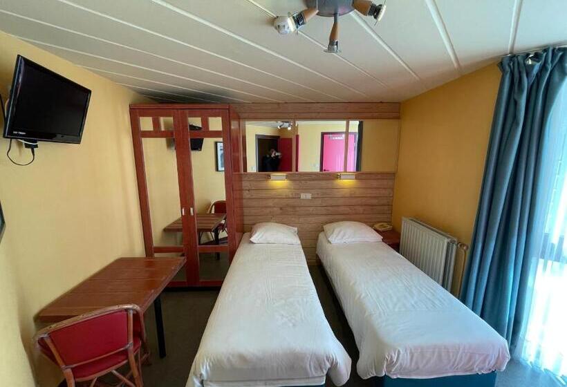 Отель Les Arcades   La Roche En Ardenne