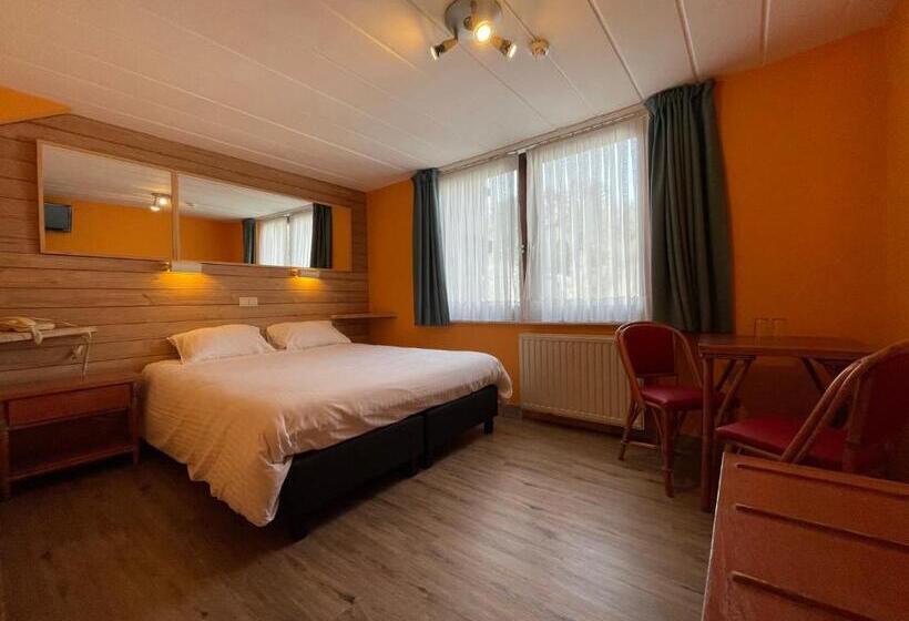 Отель Les Arcades   La Roche En Ardenne