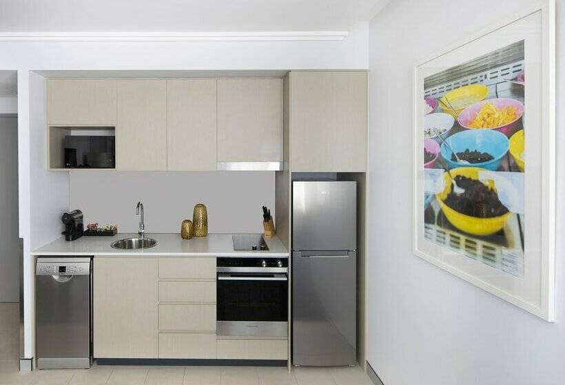 هتل Mercure Sydney Bankstown