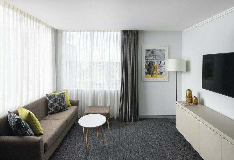 هتل Mercure Sydney Bankstown