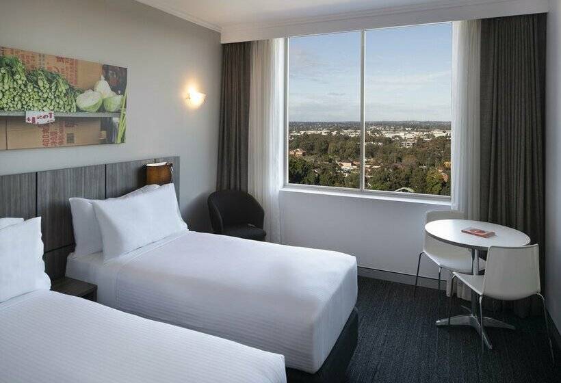 هتل Mercure Sydney Bankstown