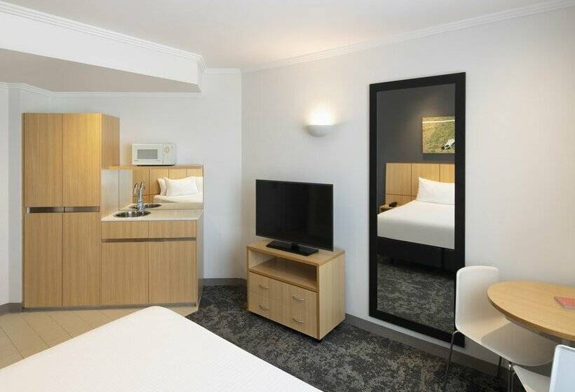 هتل Mercure Sydney Bankstown