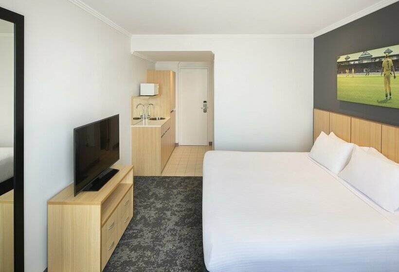 هتل Mercure Sydney Bankstown