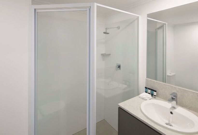 هتل Mercure Sydney Bankstown