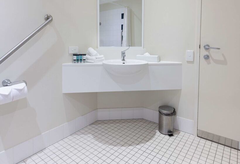 هتل Mercure Sydney Bankstown