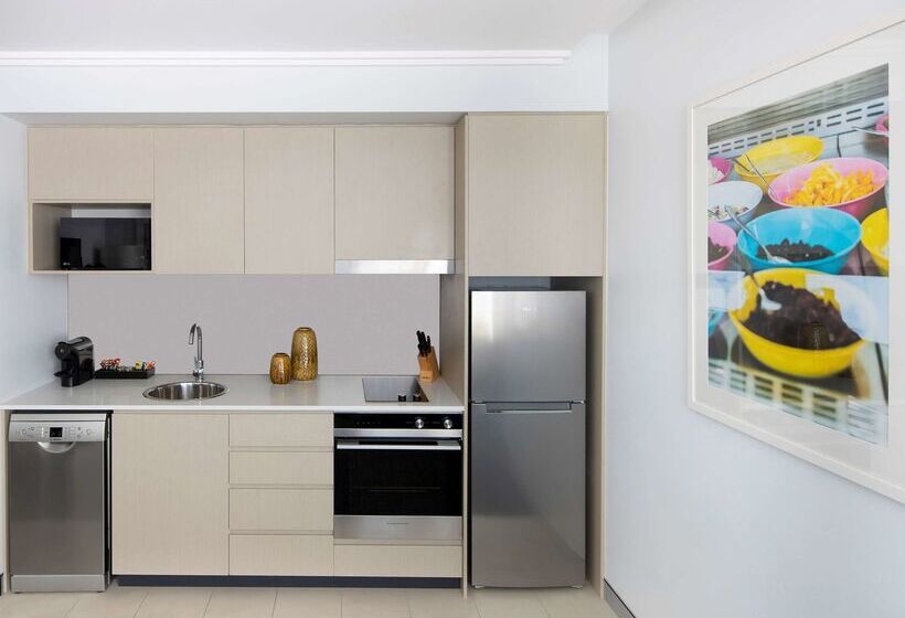 هتل Mercure Sydney Bankstown