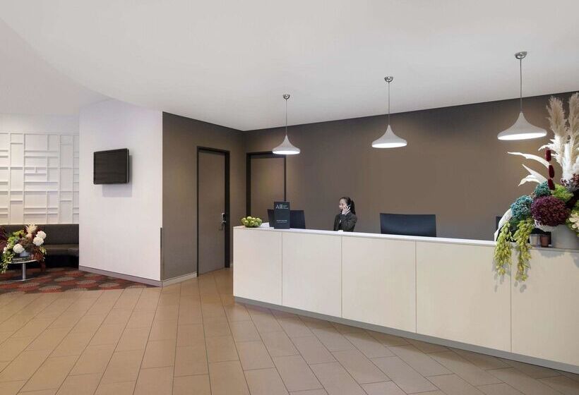 هتل Mercure Sydney Bankstown