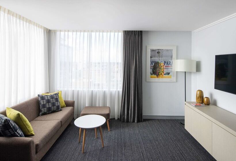 هتل Mercure Sydney Bankstown