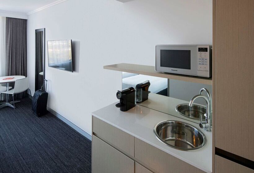 هتل Mercure Sydney Bankstown