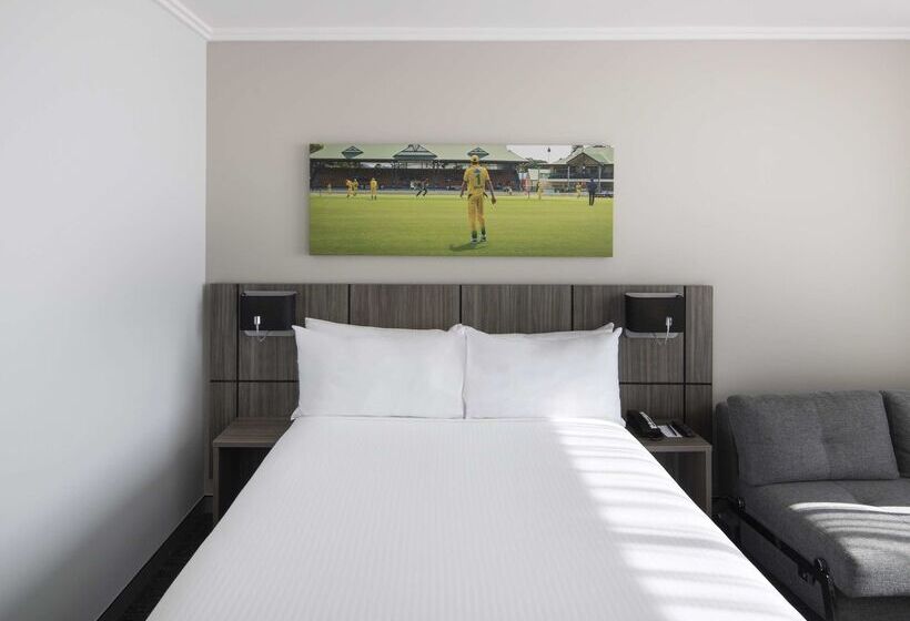 هتل Mercure Sydney Bankstown