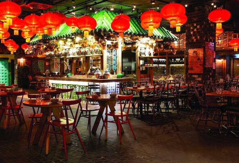 هتل Mercure Sydney Bankstown