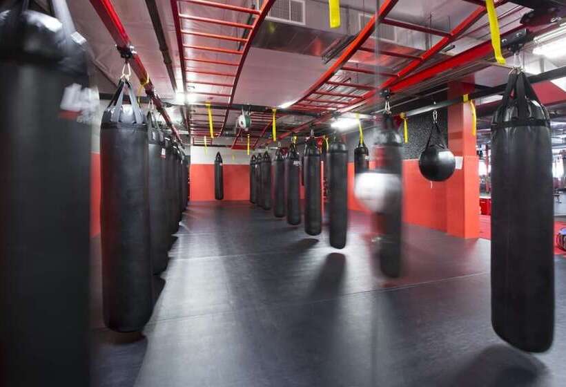 هتل Mercure Sydney Bankstown